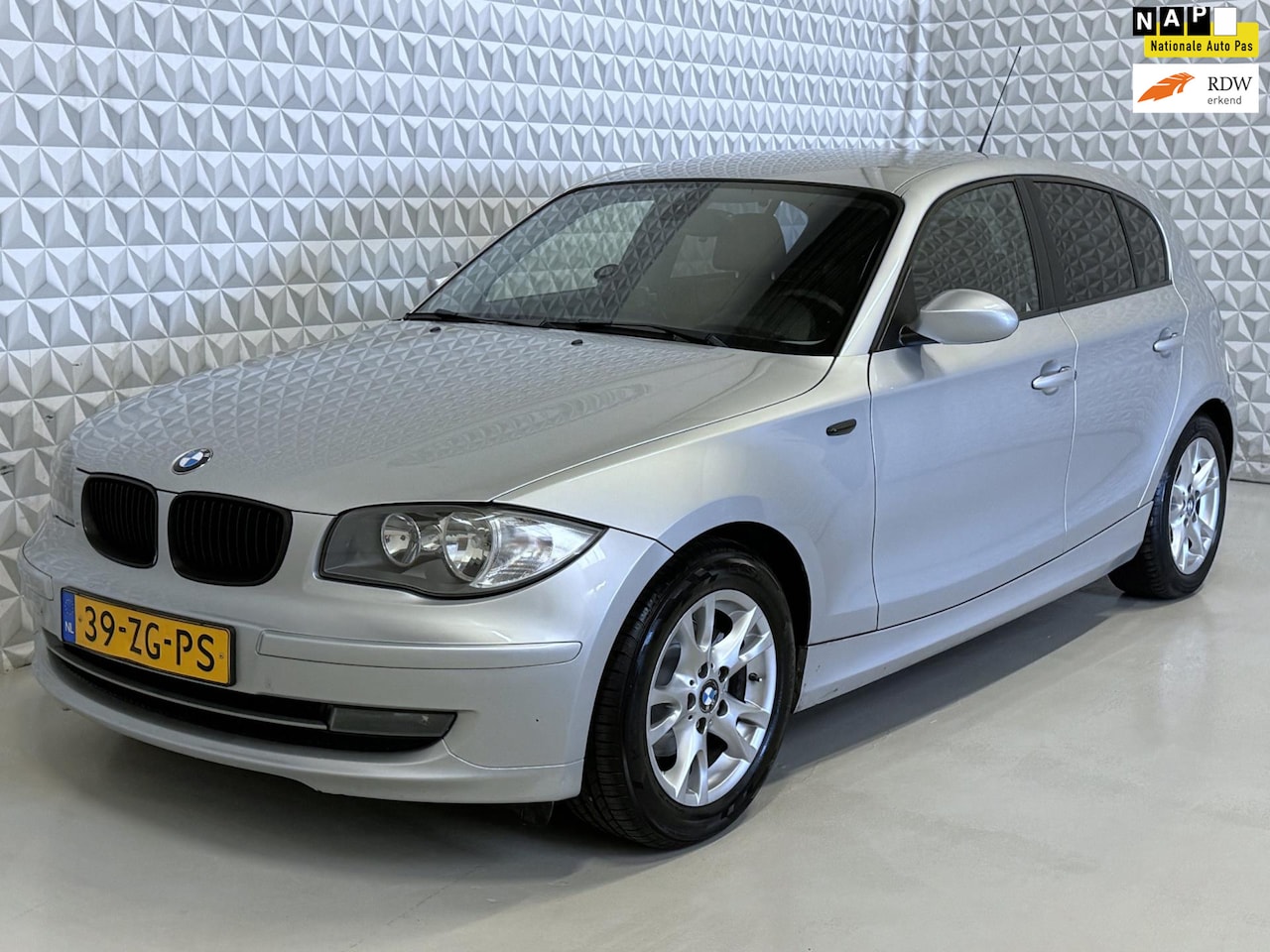 BMW 1-serie - 118i Airco Leder 191.000km / HANDEL! (2008) - AutoWereld.nl