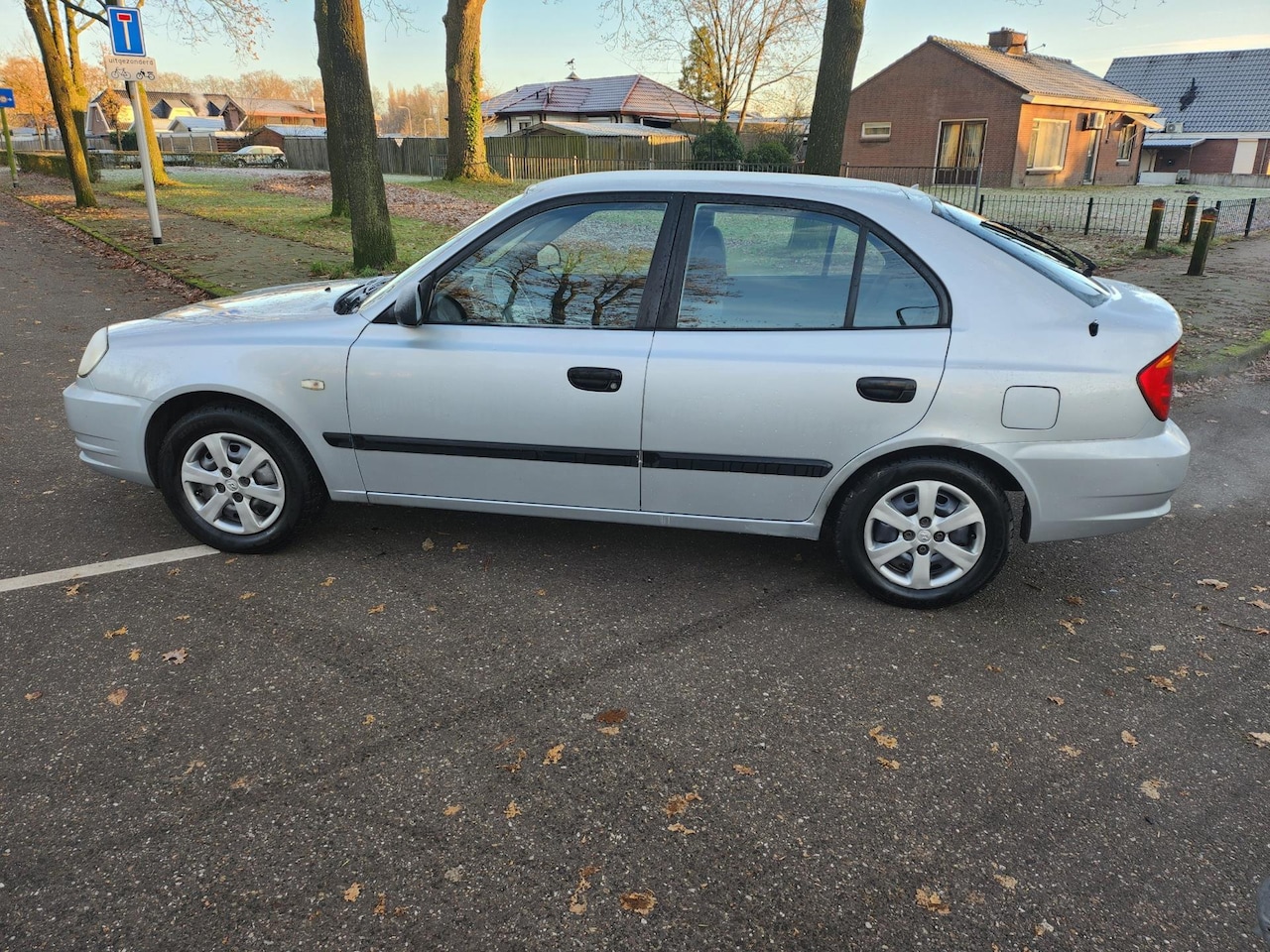 Hyundai Accent - 1.3i Active Young 1.3i Active Young - AutoWereld.nl