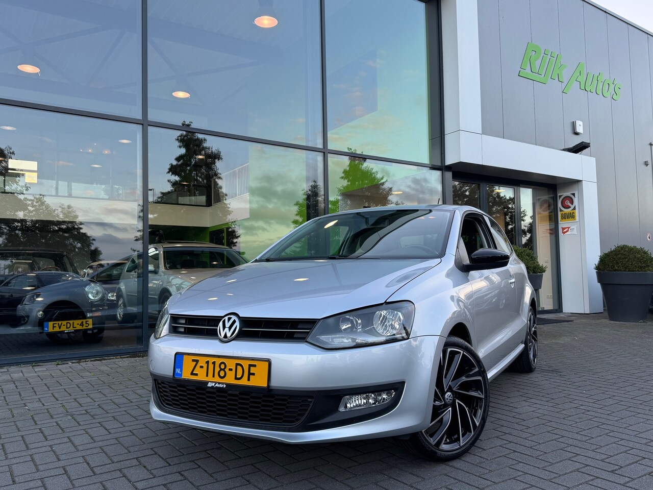 Volkswagen Polo - 1.4-16V Team * Cruise Control * Stoelverwarming * PDC - AutoWereld.nl