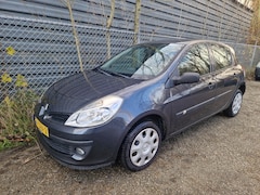 Renault Clio - 1.2-16V Special Line