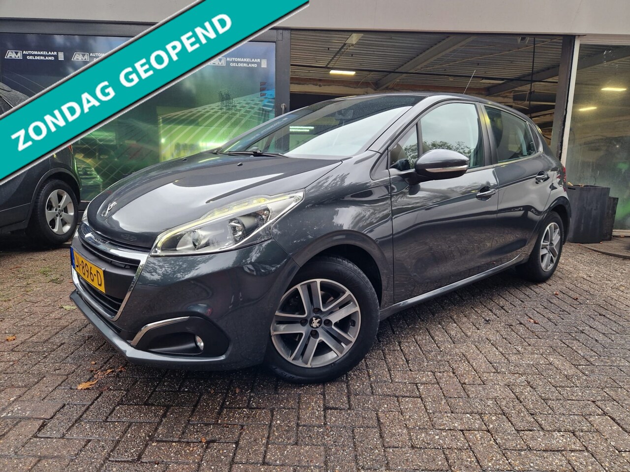 Peugeot 208 - 1.2 PureTech Blue Lion | 2E EIGENAAR| 12MND GARANTIE | NAVI | AIRCO | CRUISE | - AutoWereld.nl