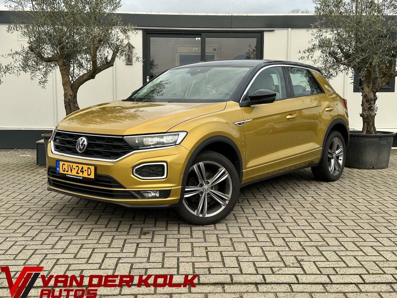 Volkswagen T-Roc - 1.5 TSI R-Line Digital Cockpit Adaptive Cruise Navi CarPlay - AutoWereld.nl