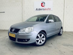 Volkswagen Polo - 1.4-16V Highline Cruise Stoelverwarming PDC Airco