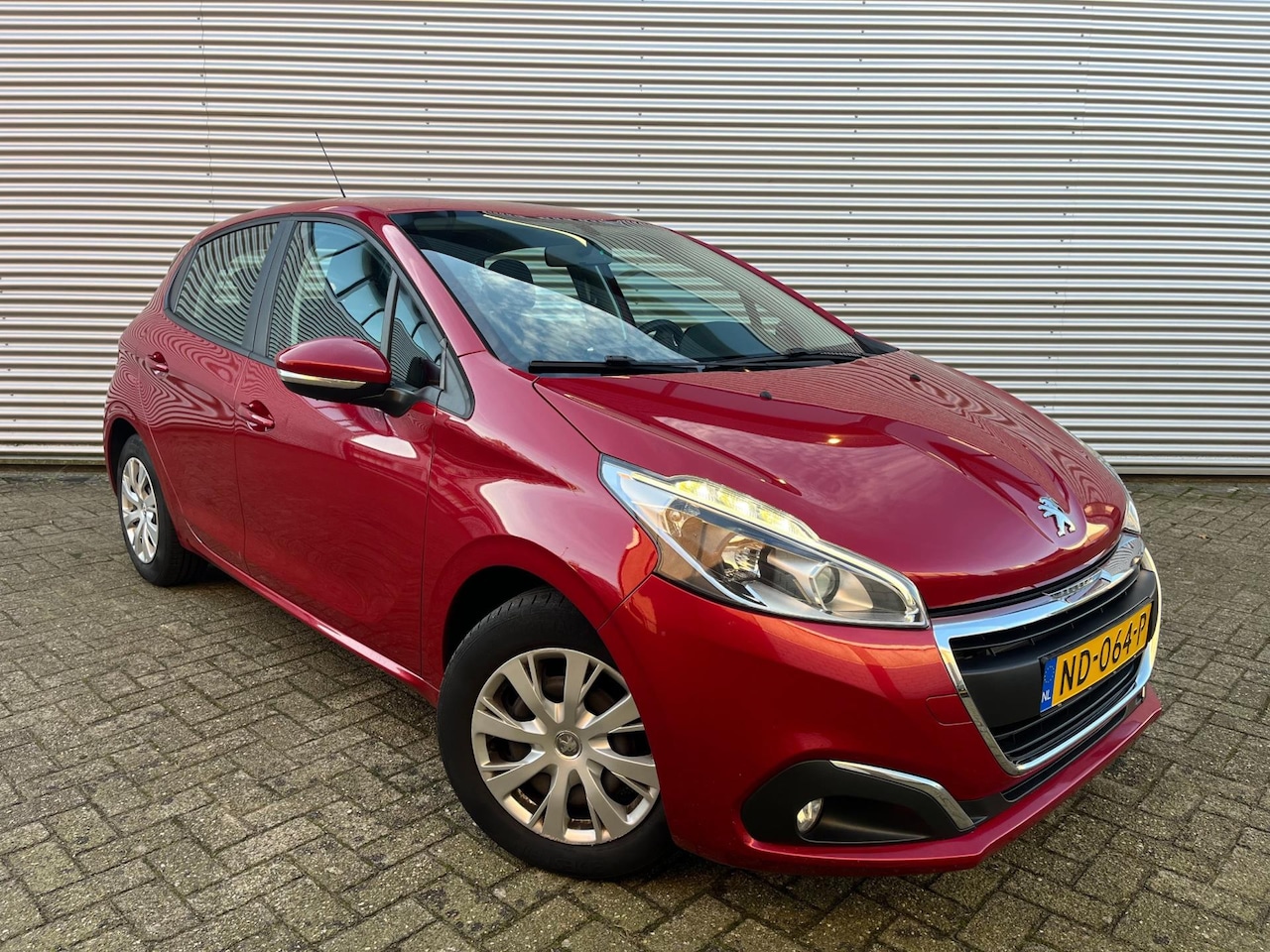 Peugeot 208 - 1.2 PureTech Blue Lion|Navi|Cruise|Carplay|Dab+| - AutoWereld.nl