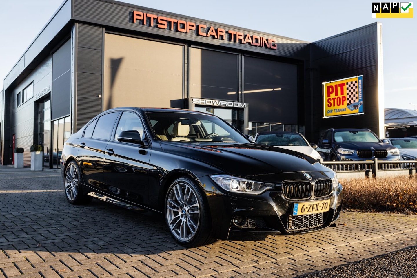 BMW 3-serie - 320i M Sport 320i M-Sport, 184 PK, NAP, Camera, Navi, Volleder! - AutoWereld.nl