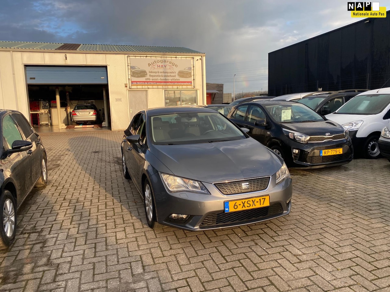 Seat Leon - 1.6 TDI Style Business Ecomotive - AutoWereld.nl