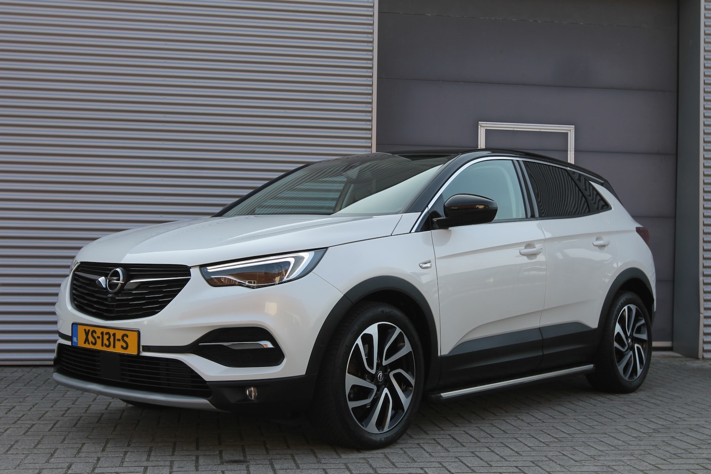 Opel Grandland X - 1.2 Turbo Innovation I AUTOMAAT I LEDER I PANO.DAK I CARPLAY - AutoWereld.nl