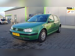 Volkswagen Golf - 1.4-16V Keurig onderhouden in onze werkplaats Rijdt en schakelt goed Centr.vergrendeling E