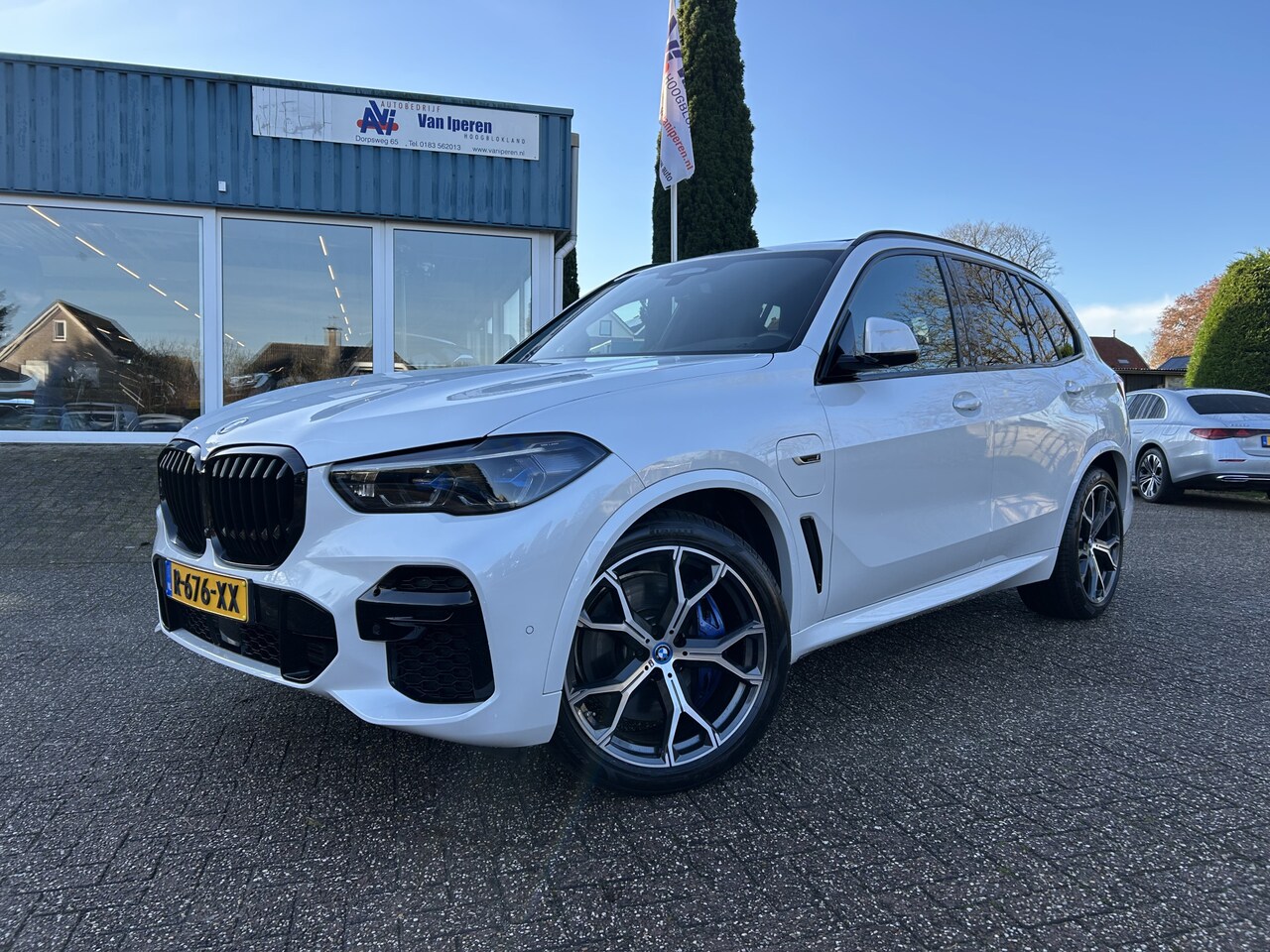 BMW X5 - X Drive45e High Executive M Sport,Wit metalic! Pano,Trekhaak,Laser light - AutoWereld.nl