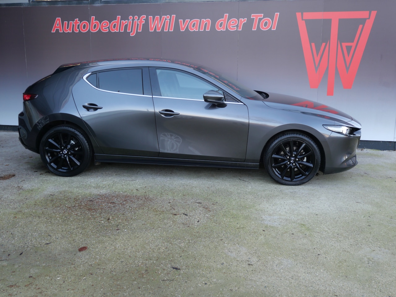 Mazda 3 - 2.0 e-SkyActiv-X M HYBRID LUXURY | AUTOMAAT | A.C.C | H.U.D. | BOSE | 186 PK!! - AutoWereld.nl