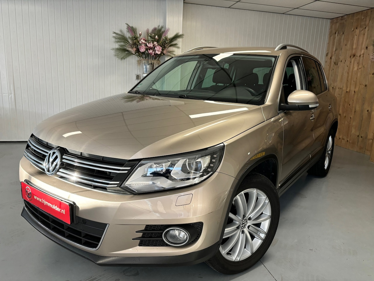 Volkswagen Tiguan - 2.0 TSI Sport&Style 4Motion, AUTOMAAT, DSG, CRUISE CONTROL, ETC... - AutoWereld.nl