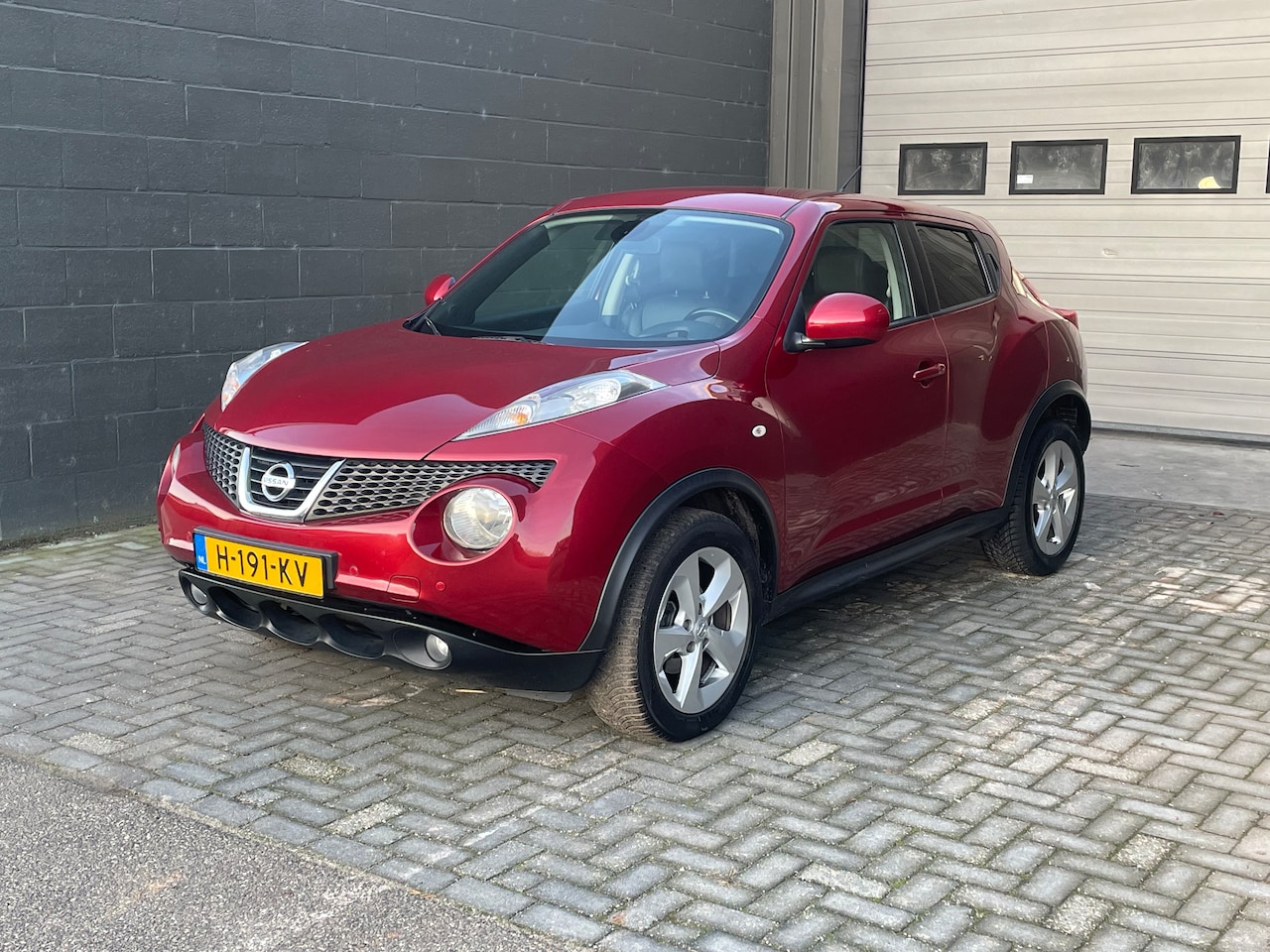 Nissan Juke - 1.6 Tekna | CVT Automaat | AIRCO | Lederen bekleding | Camera | Navigatie | All-season | - AutoWereld.nl