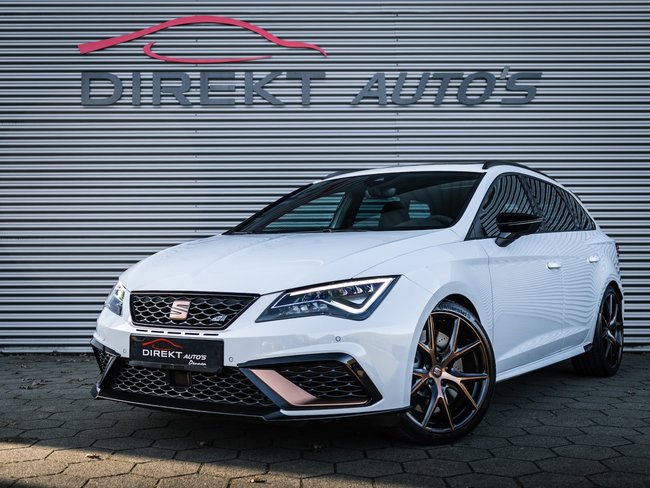 Seat Leon ST - 2.0 TSI CUPRA R 4DRIVE CARBON PANO BREMBO BEATS - AutoWereld.nl