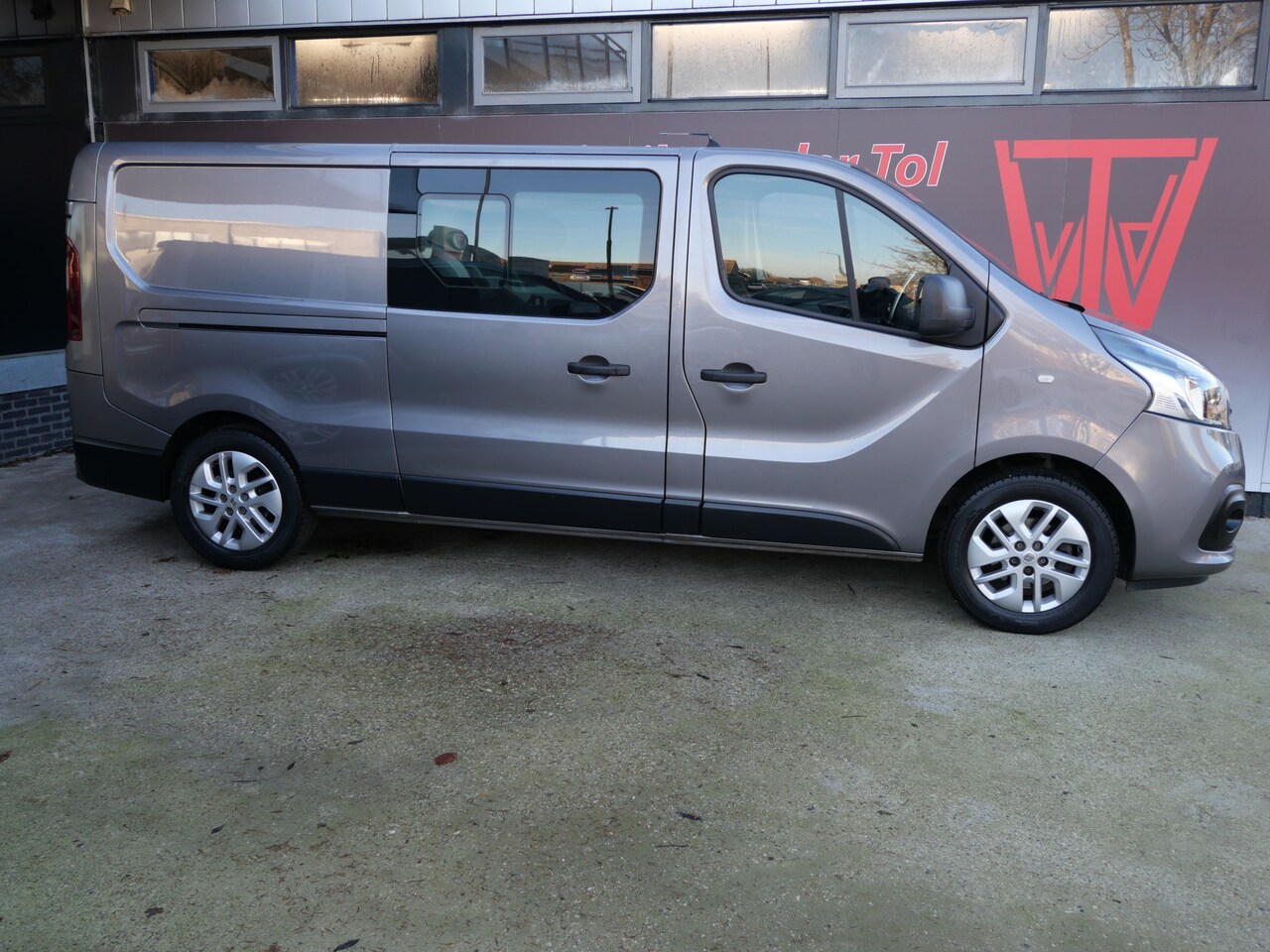 Renault Trafic - 1.6 dCi T29 L2H1 DUBBEL CABINE | 2x SCHUIF | 145 PK | TREKHAAK | ALL-IN!! - AutoWereld.nl