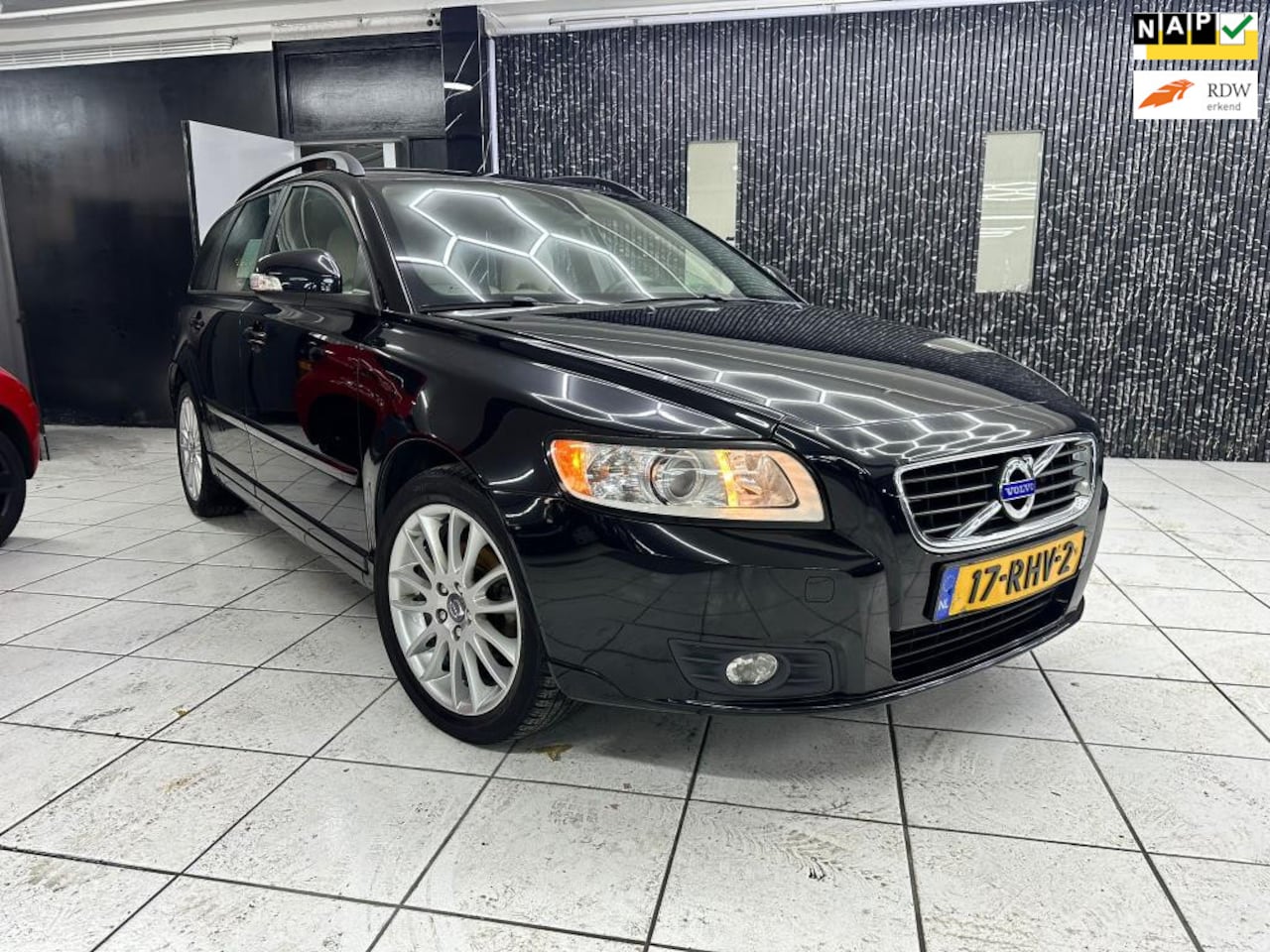 Volvo V50 - 2.0 Business Pro Edition 2.0 Business Pro Edition - AutoWereld.nl