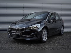 BMW 2-serie Active Tourer - 218i High Executive / Luxury Line / Navigatie / Lederen bekleding /Stoelverwarming voor /