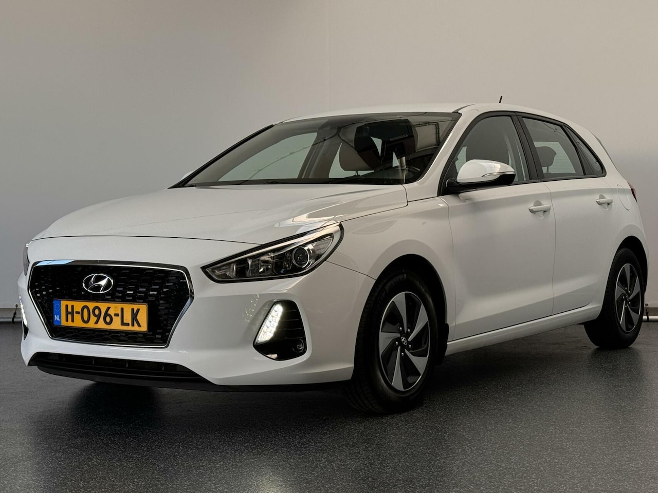 Hyundai i30 - 1.0 T-GDI Select | Airco | Dealer onderhouden - AutoWereld.nl