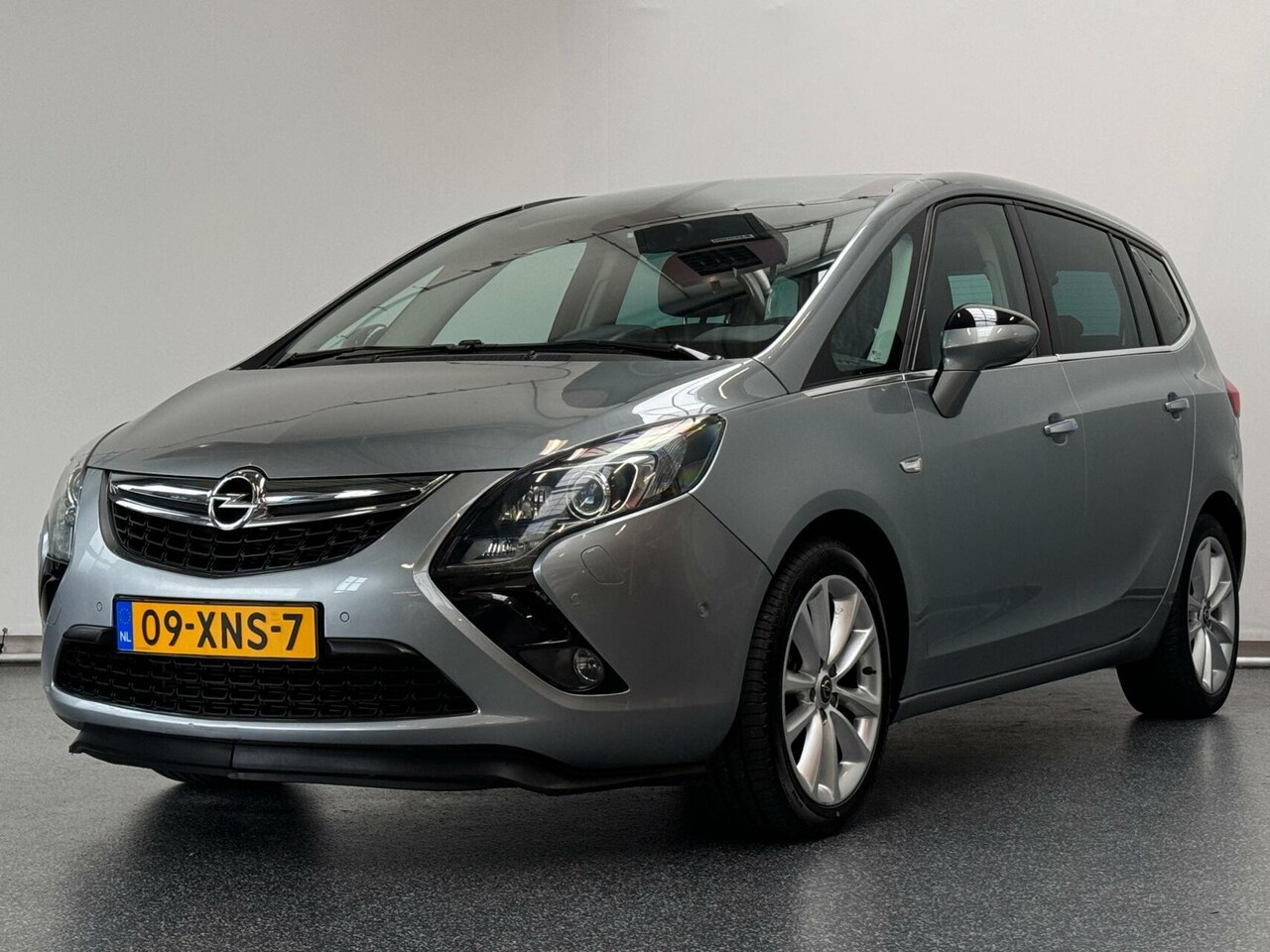 Opel Zafira Tourer - 1.4 Cosmo Automaat | Panorama | Leer | I.z.g.st - AutoWereld.nl