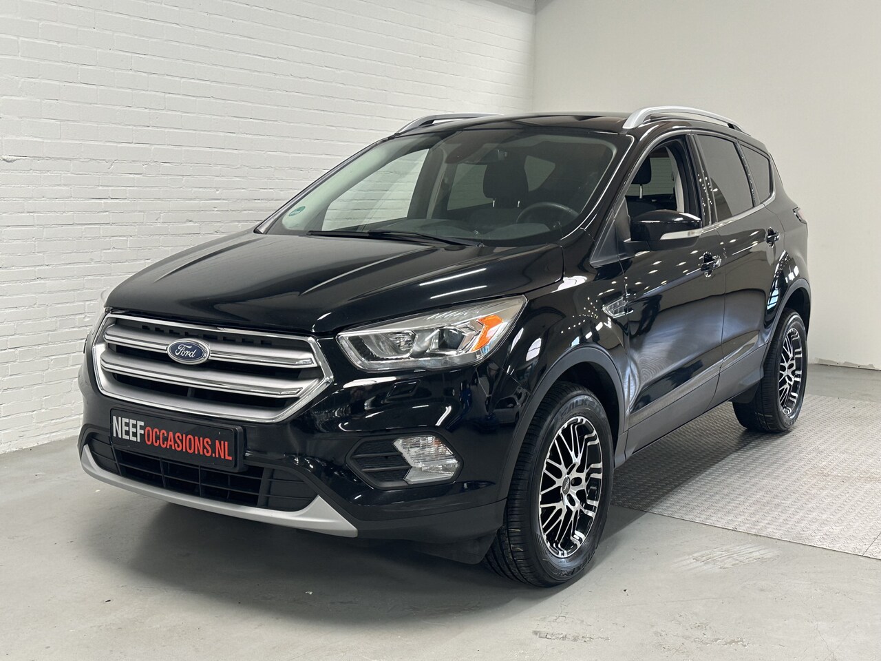 Ford Kuga - 1.5 EcoBoost Titanium CLIMA / NAVI /CAMERA / ELK.PAKKET - AutoWereld.nl