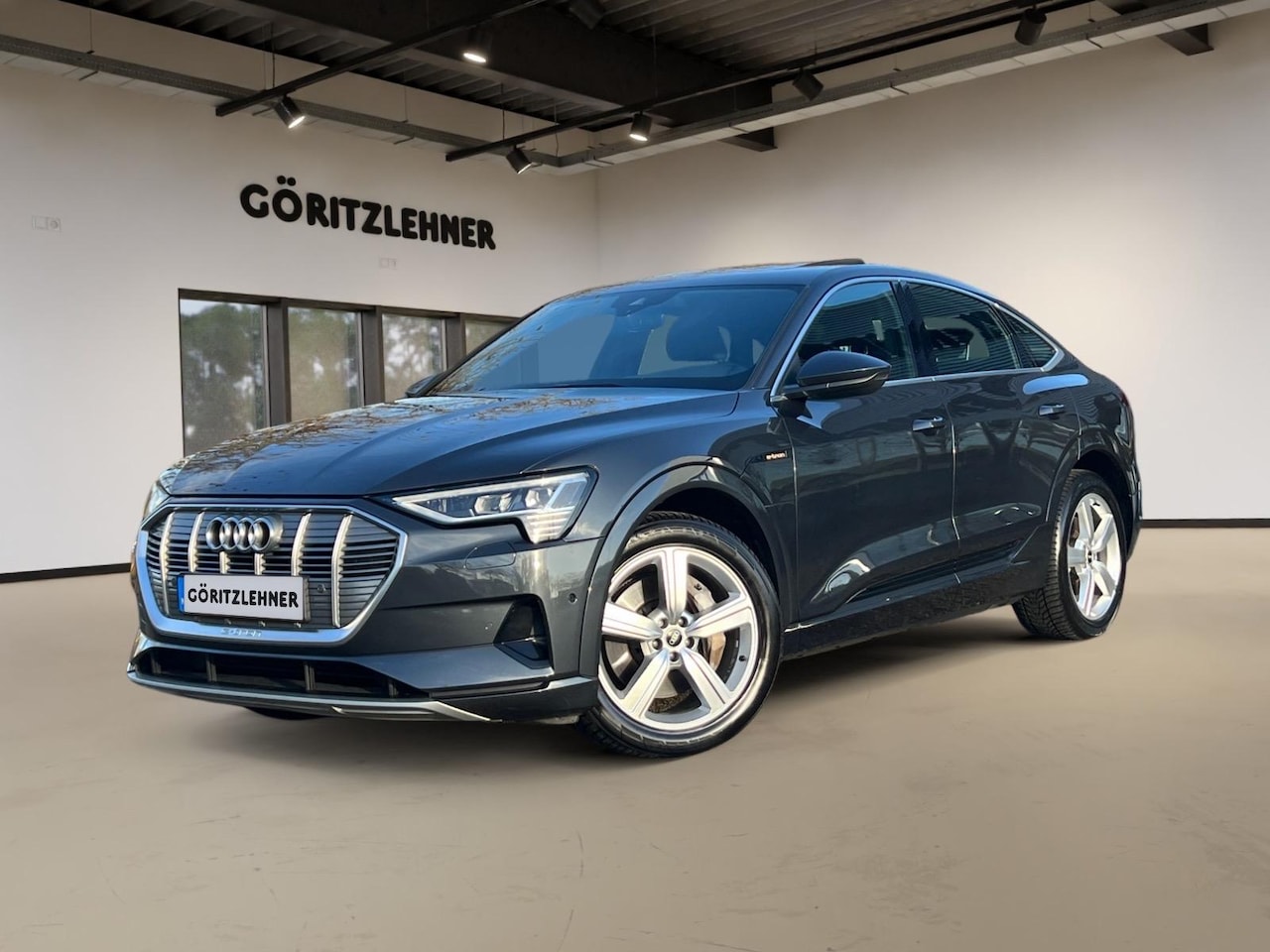 Audi e-tron Sportback - 50 quattro Business edition Plus 71 kWh | Panoramadak | Achteruitrijcamera | Lederen inter - AutoWereld.nl