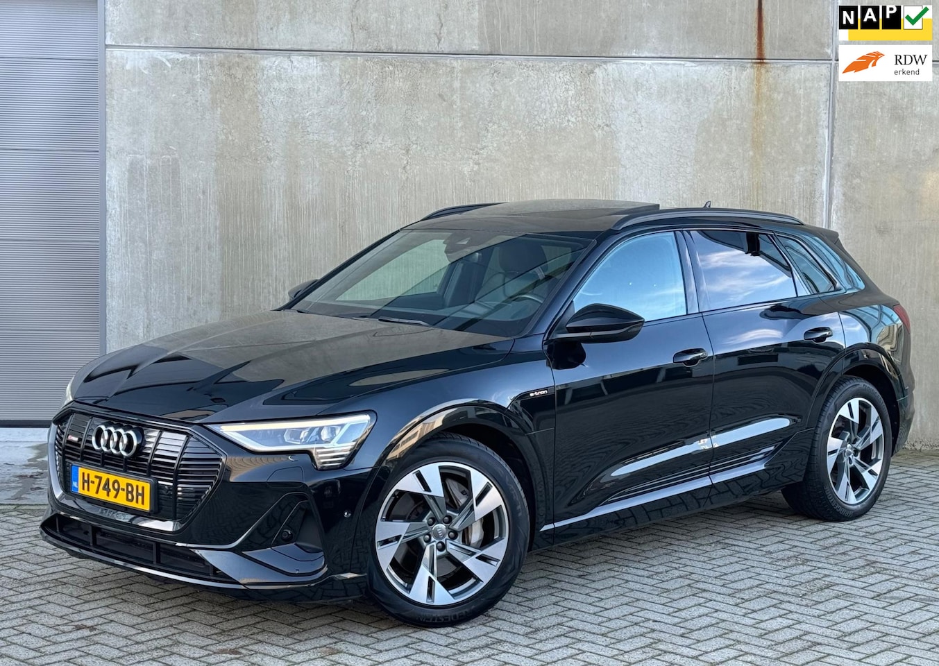 Audi e-tron - E-tron 50 Quattro S-line Black Edition PANO|NAP - AutoWereld.nl