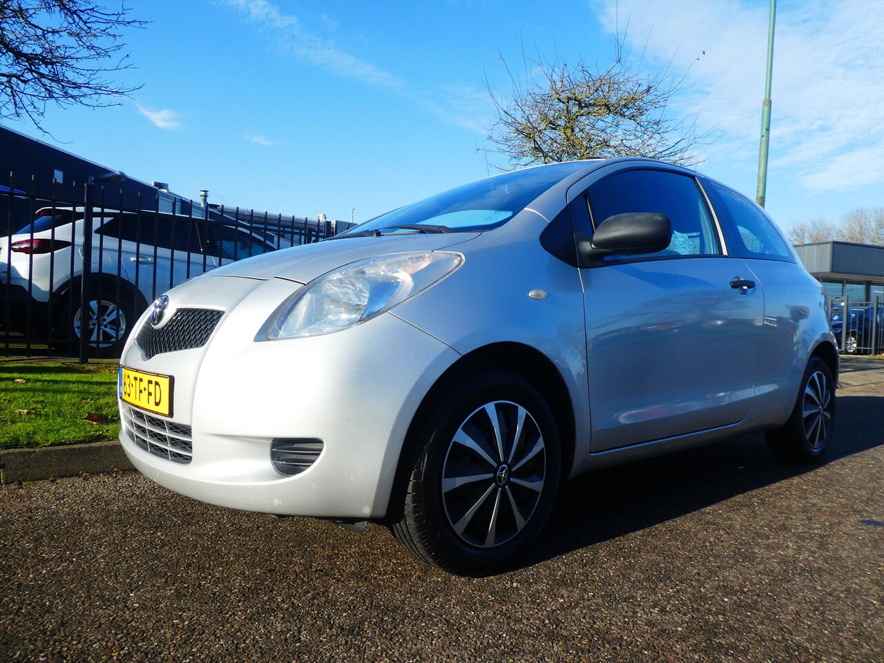 Toyota Yaris - 1.3 16V VVT-I 3DR Terra Mooi en Goed - AutoWereld.nl