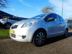 Toyota Yaris - 1.3 16V VVT-I 3DR Terra Mooi en Goed