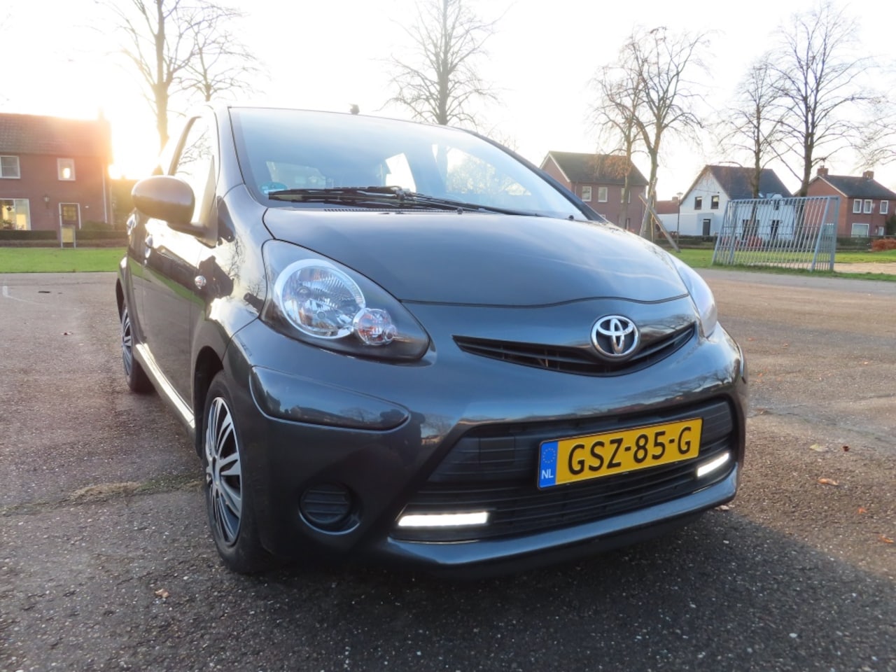 Toyota Aygo - 1.0 VVT-i, navigatie, airco - AutoWereld.nl