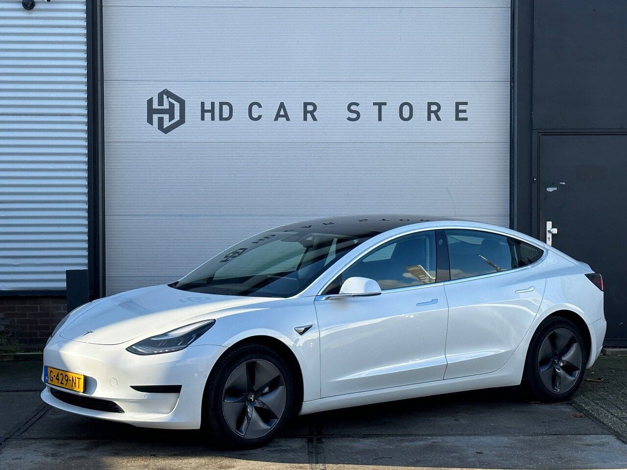 Tesla Model 3 - Standard RWD Plus 60 kWh Autopilot Trekhaak - AutoWereld.nl