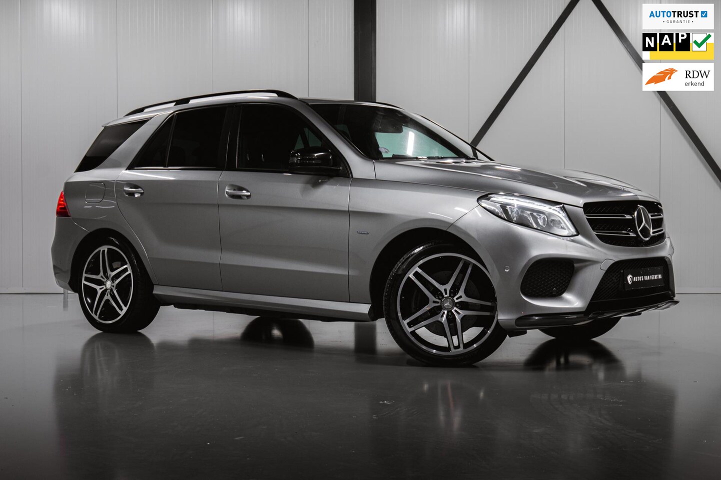 Mercedes-Benz GLE-Klasse - 500 e 4MATIC AMG Night Edition 21" | Trekhaak - AutoWereld.nl