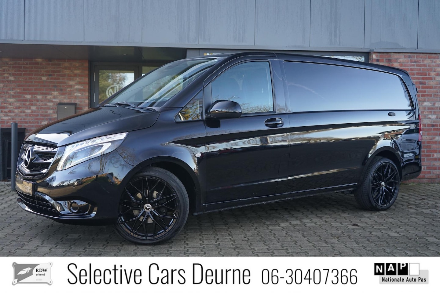 Mercedes-Benz Vito - 116 CDI Lang 116 CDI Lang , LED, Automaat, Camera, 20''LM AMG, navi, Cruise, Deurtjes, 3-zitter. - AutoWereld.nl