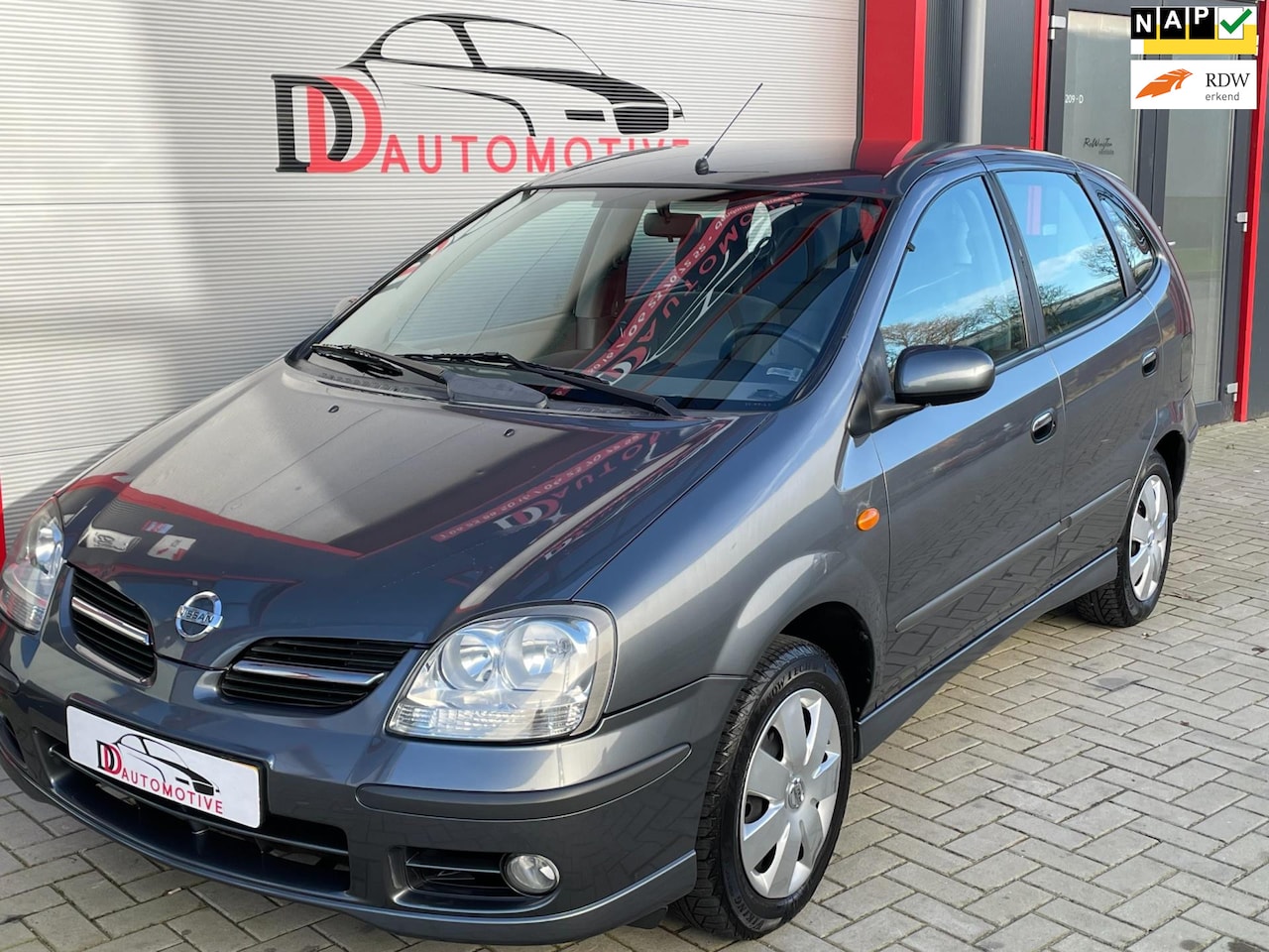 Nissan Almera Tino - 1.8 Acenta Moviestar CAMERA/AUT/CLIMA/NAVI/NAP/TREKHAAK - AutoWereld.nl