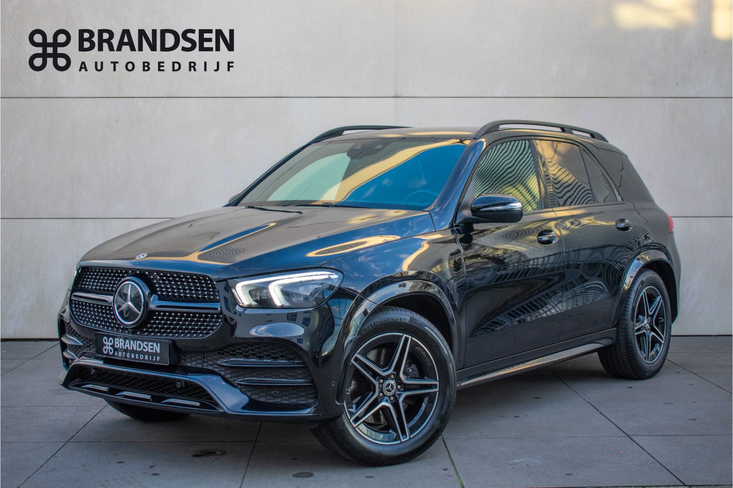 Mercedes-Benz GLE-Klasse - 400 d 4MATIC AMG Line grijskent Luchtv - Pano - Trekhaak - Acc - Burmester - Keyless - Nav - AutoWereld.nl