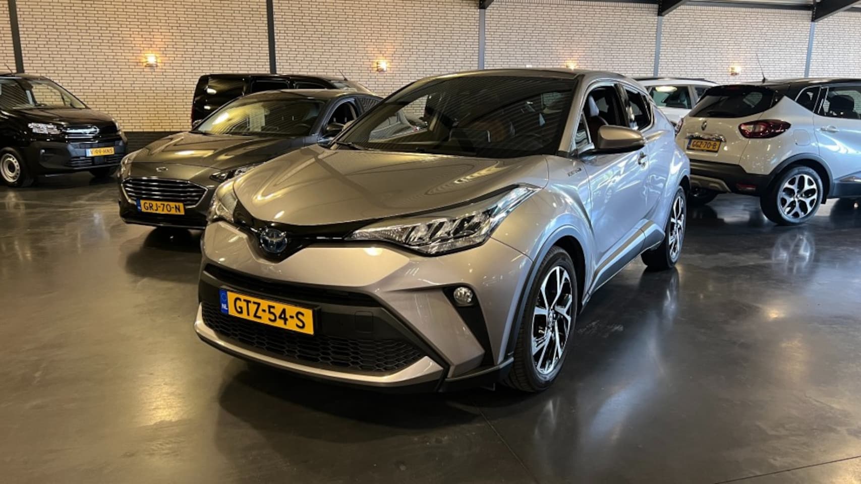 Toyota C-HR - 1.8 Hybrid Executive 1.8 HYBRID EXECUTIVE - AutoWereld.nl