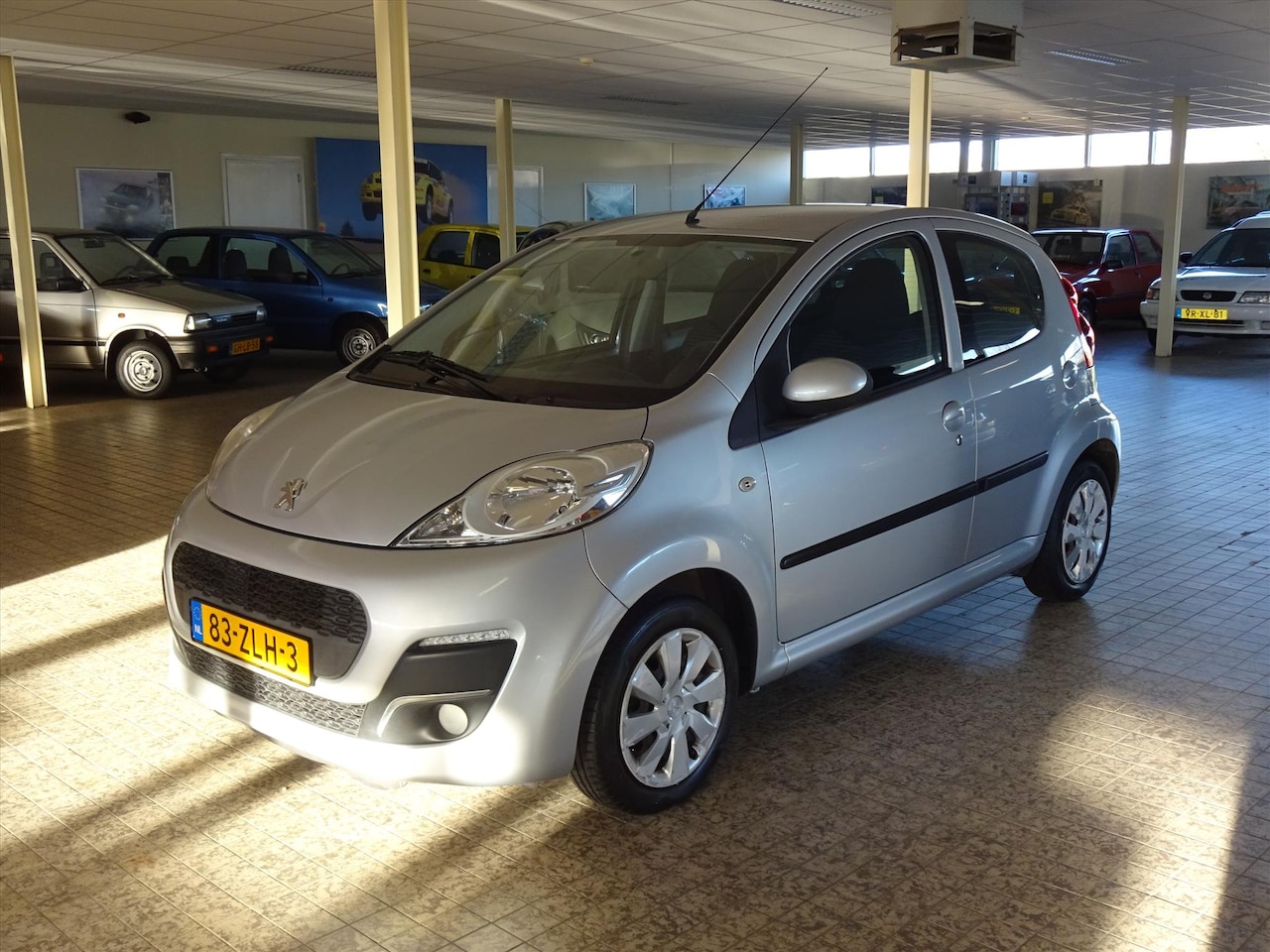 Peugeot 107 - 1.0 68PK 5D Active - AutoWereld.nl