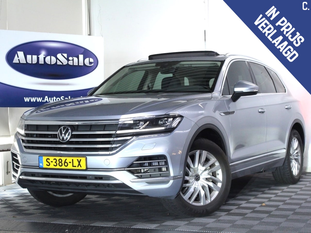 Volkswagen Touareg - 3.0 TSI DSG Elegance 340pk PANO LEDER CARPLAY DCC VIRTUAL '21 - AutoWereld.nl