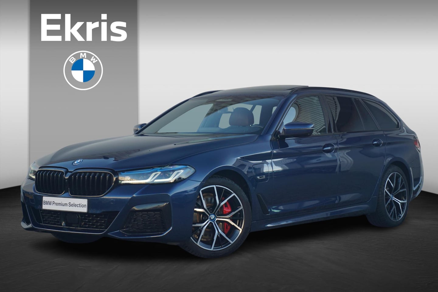 BMW 5-serie Touring - 530e xDrive M Sport / Panorama Dak / Laserlight / Soft Close / Harman Kardon / Comfort Acc - AutoWereld.nl