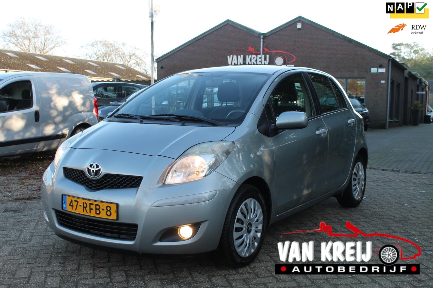 Toyota Yaris - 1.3 VVT-i Aspiration 1.3 VVTi Aspiration, Clima, Trekhaak, Nap - AutoWereld.nl