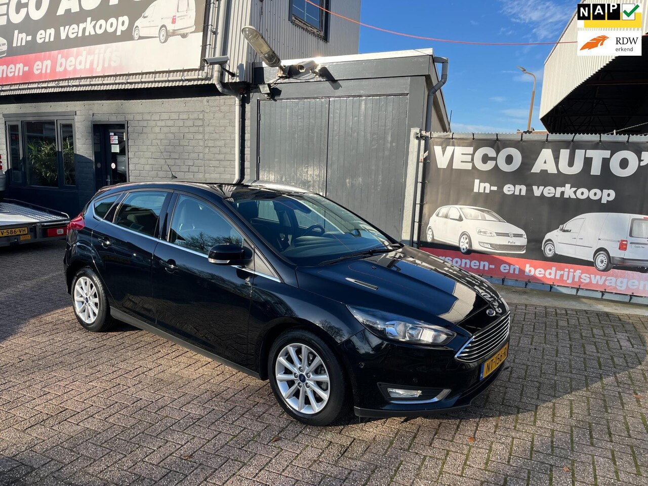 Ford Focus - 1.5 TDCI Titanium ecc pdc navi nette auto dealer onderhouden - AutoWereld.nl