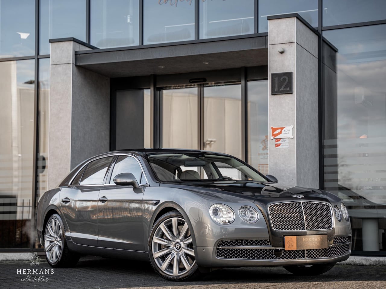 Bentley Flying Spur - 6.0 W12 / CERAMIC / NAIM / PANO / FRIDGE / MASSAGE - AutoWereld.nl