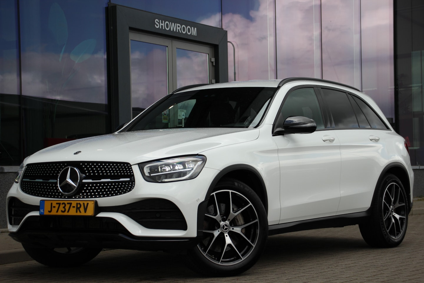 Mercedes-Benz GLC-klasse - 200 4MATIC Premium Plus AMG & Night Pakket | VC | Sfeerverlichting | 20'' Black Friday Dea - AutoWereld.nl