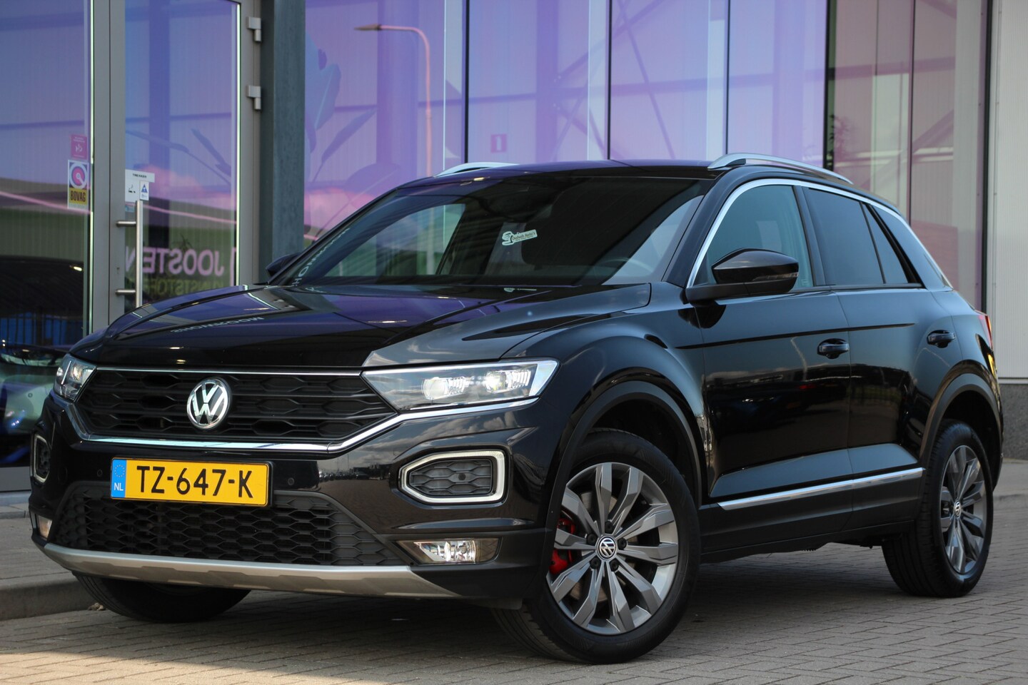 Volkswagen T-Roc - 1.0 TSI Sport | Led | VC | ACC | Lane Assist Black Friday Deals! - AutoWereld.nl