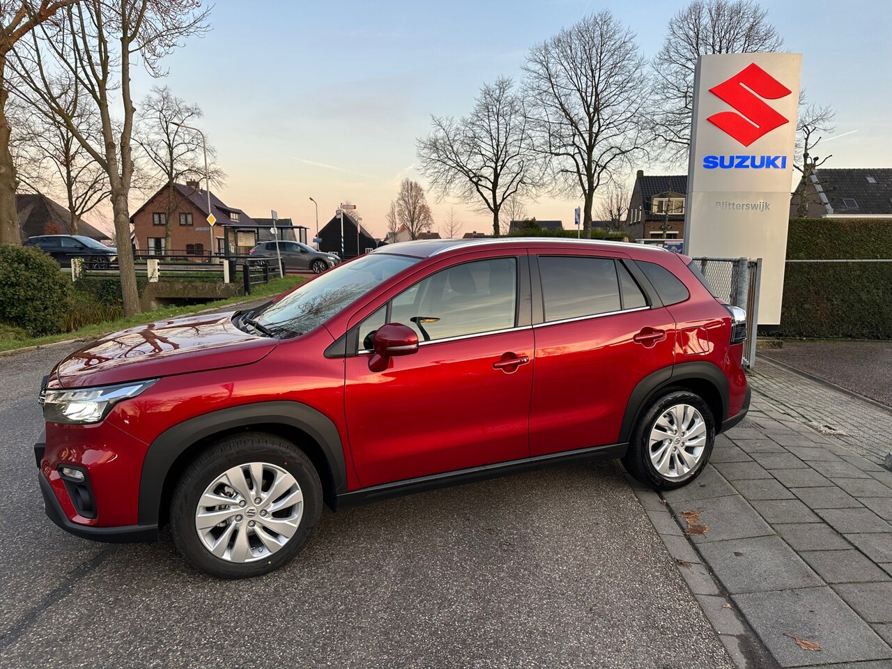 Suzuki S-Cross - 1.4 Boosterjet Select Smart Hybrid NIEUWSTE MODEL // 1500 kilo trekgewicht // Nieuwstaat / - AutoWereld.nl