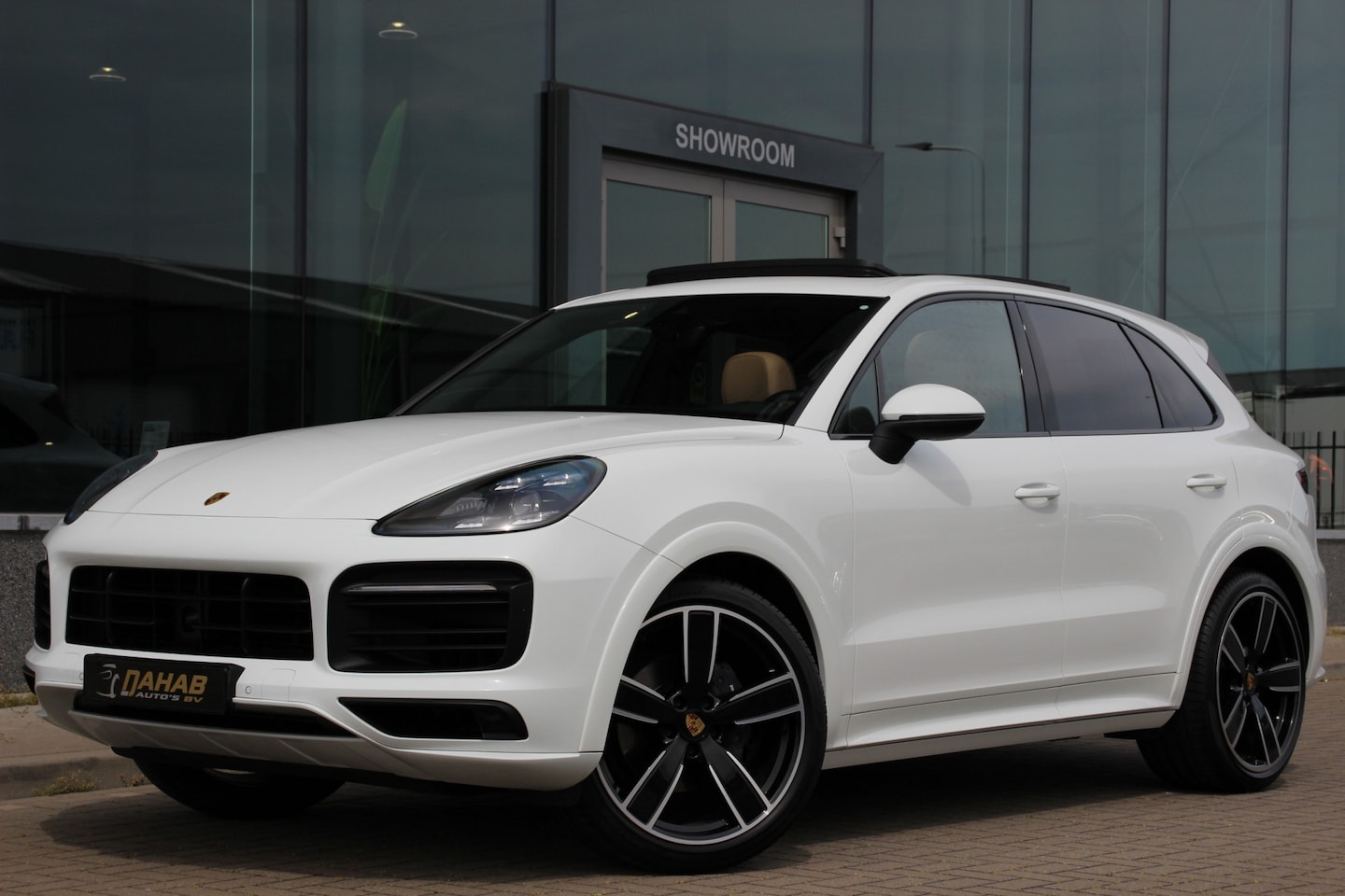 Porsche Cayenne - 3.0 | SportDesign | Pano | Luchtvering | Adaptief cruise control | 22" | 340PK - AutoWereld.nl