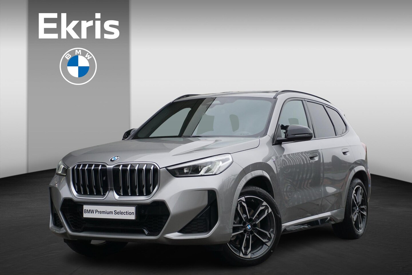 BMW X1 - sDrive20i M Sportpakket | Travel Pack | Glazen panoramadak | Trekhaak met elektrisch wegkl - AutoWereld.nl