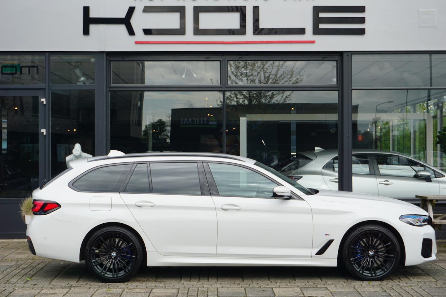 BMW 5-serie Touring - 530e High Executive M Pakket | Trekhaak | LASER | ACC - AutoWereld.nl