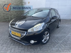 Peugeot 208 - 1.6 e-HDi Allure Automaat / Trekhaak /Navi