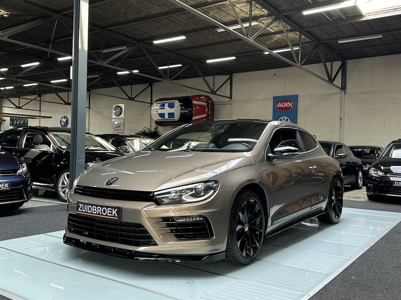 Volkswagen Scirocco - 2.0 TURBO DSG Xenon LEER Clima Airco R-LINE - AutoWereld.nl