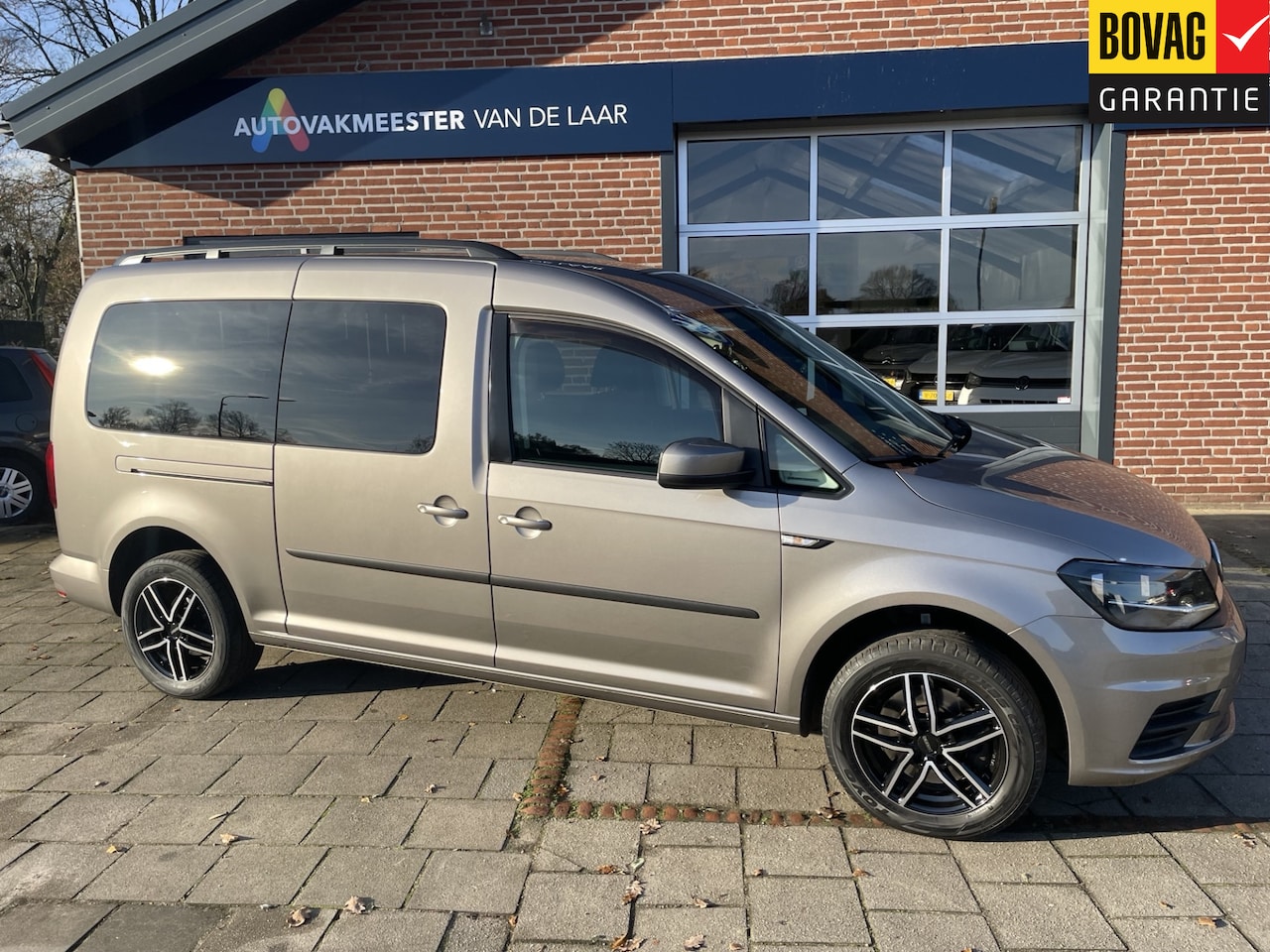 Volkswagen Caddy Maxi - 1.4 TSI Trendline 5 pers. 92kw Life ( Trekhaak,Parkeersensoren achter, ECC Airco) RIJKLAAR - AutoWereld.nl