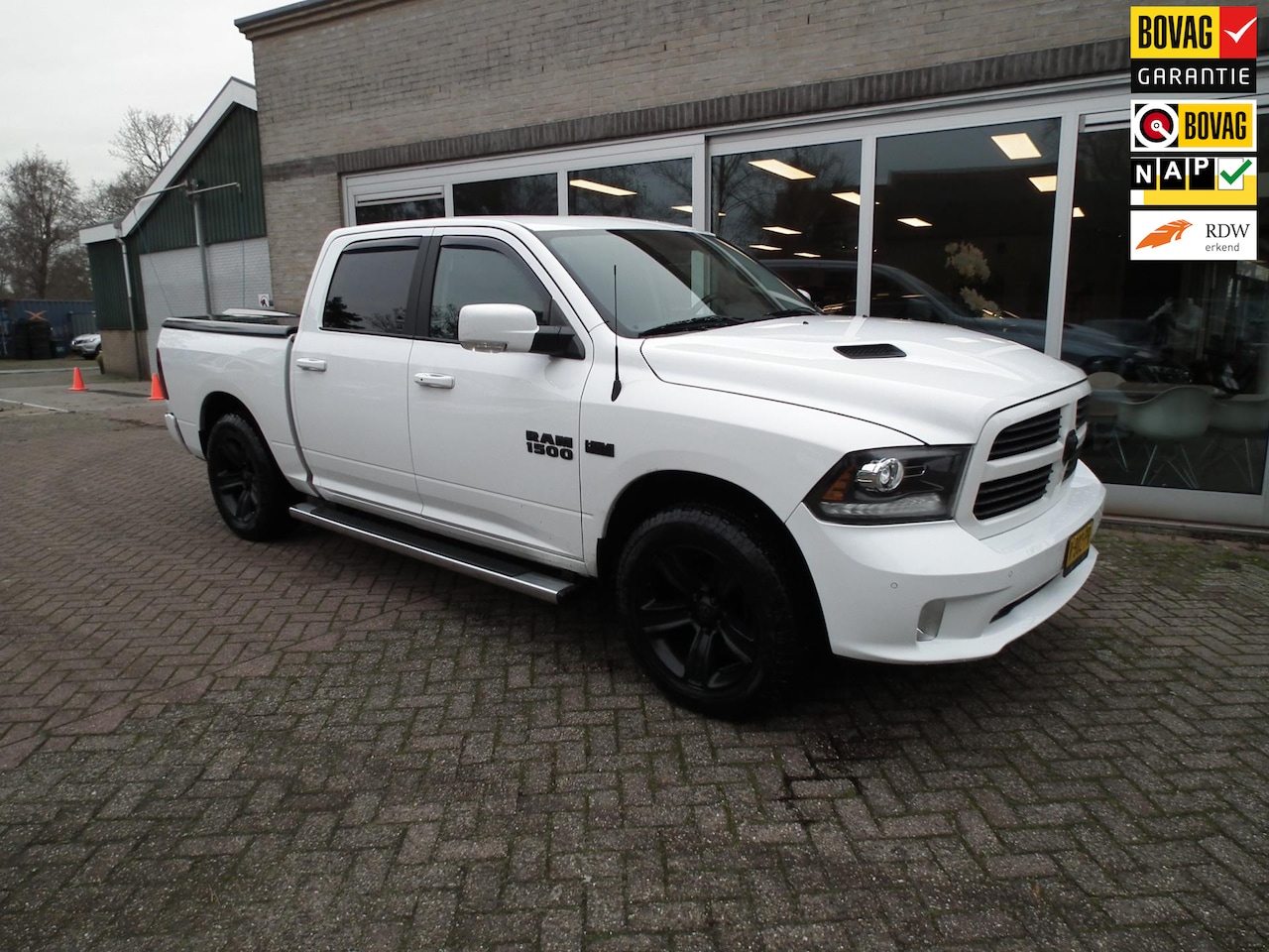 Dodge Ram 1500 - 2X 5.7 V8 4x4 Crew Cab 5'7 sport Zeer netjes!! - AutoWereld.nl